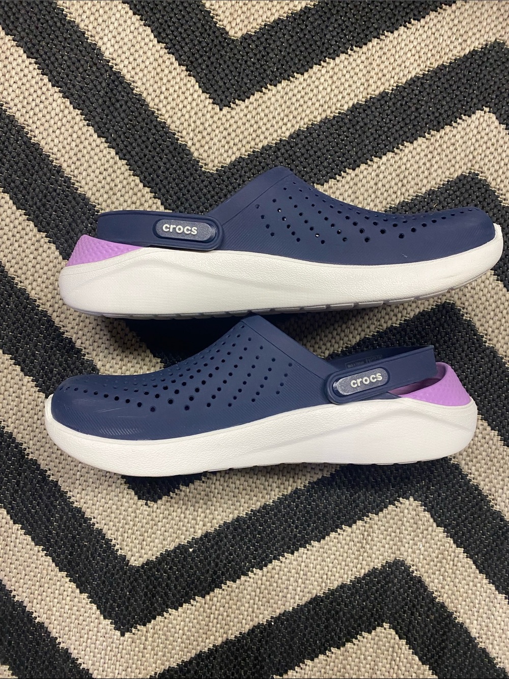 Crocs navy and orchid LiteRide clogs M7 W9 comfort shoe slip on slide - Picture 7 of 10